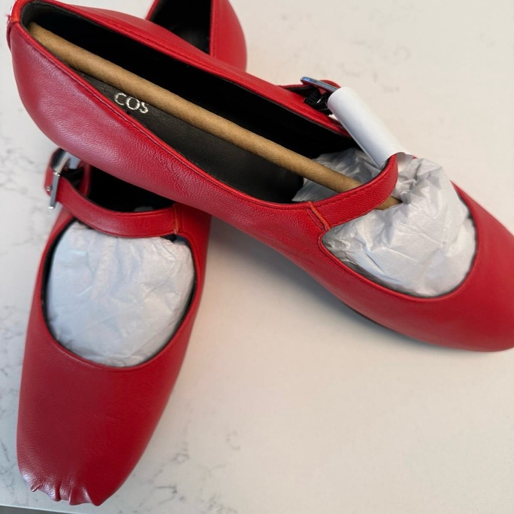 COS Women's Vibrant Red Leather Flats size 38 EU 7.5 US